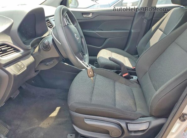 3KPC24A67ME148791 2021 HYUNDAI ACCENT Silver Widok wnętrza z przodu