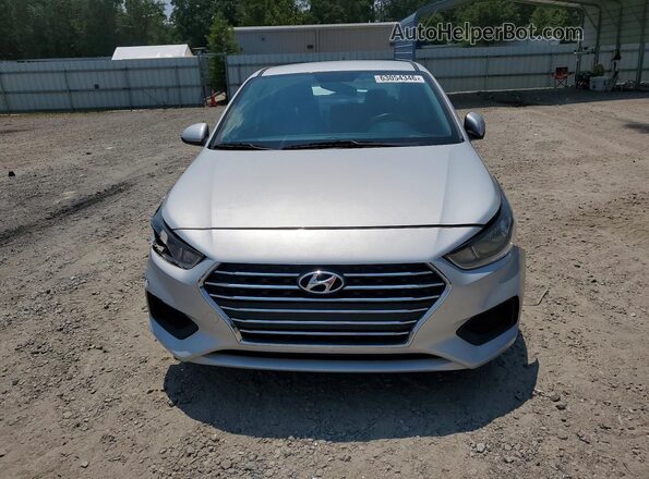 3KPC24A68NE185009 2022 HYUNDAI ACCENT Серебряный Вид спереди