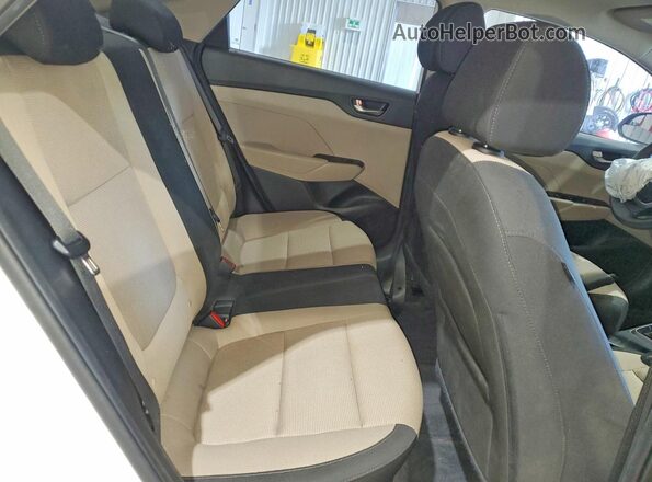 3KPC24A69ME150316 2021 HYUNDAI ACCENT White უკანა სავარძლების ხედი