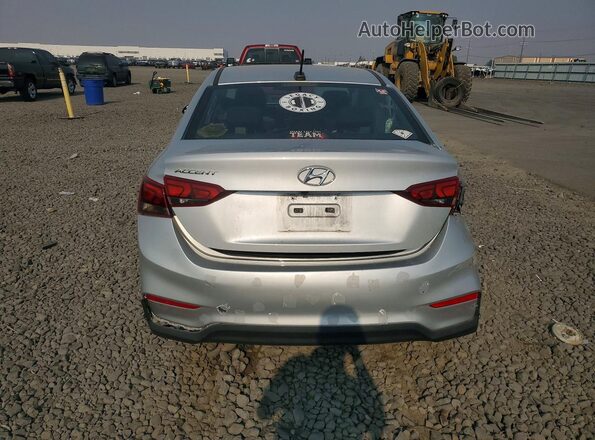 3KPC24A6XME147053 2021 HYUNDAI ACCENT Серебряный Вид сзади
