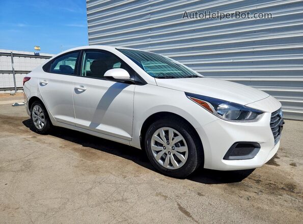3KPC24A6XME147893 2021 HYUNDAI ACCENT Белый Передняя правая четверть