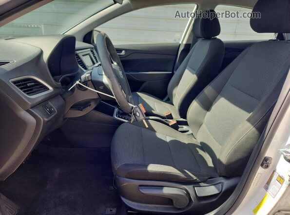 3KPC24A6XME147893 2021 HYUNDAI ACCENT Белый Вид салона спереди