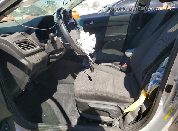 3KPC34A39KE057702 2019 HYUNDAI ACCENT Silver Widok wnętrza z przodu