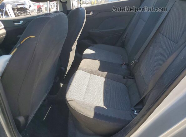 3KPC34A39KE057702 2019 HYUNDAI ACCENT Silver Widok tylnych siedzeń