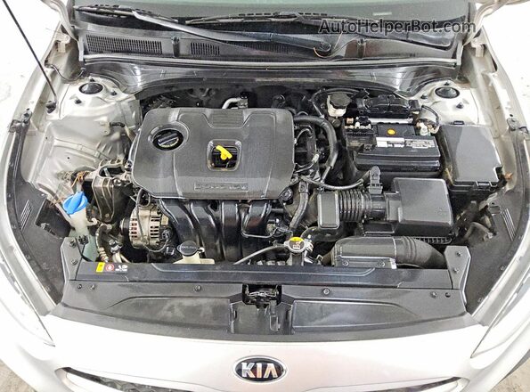 3KPF24AD0KE015931 2019 KIA FORTE Silver Вид задньої частини салону