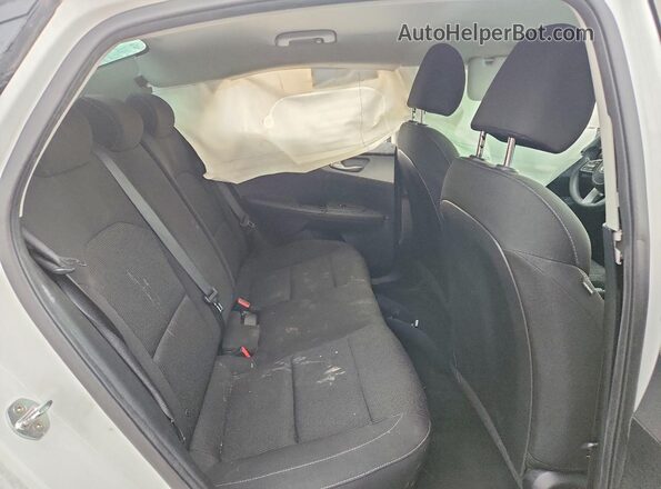 3KPF24AD0LE142924 2020 KIA FORTE White Widok tylnych siedzeń