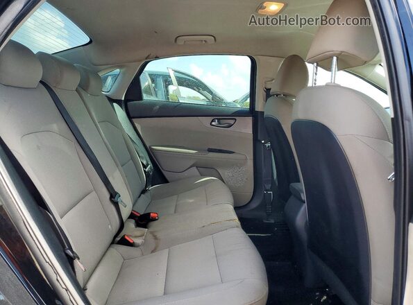 3KPF24AD0LE247253 2020 KIA FORTE Black Vista de los asientos traseros