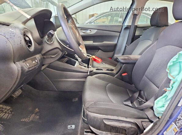 3KPF24AD0ME385716 2021 KIA FORTE Blue Вид салону спереду