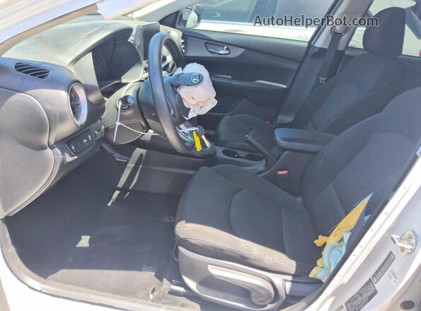 3KPF24AD0ME399583 2021 KIA FORTE White Սալոնի դիմացի տեսք