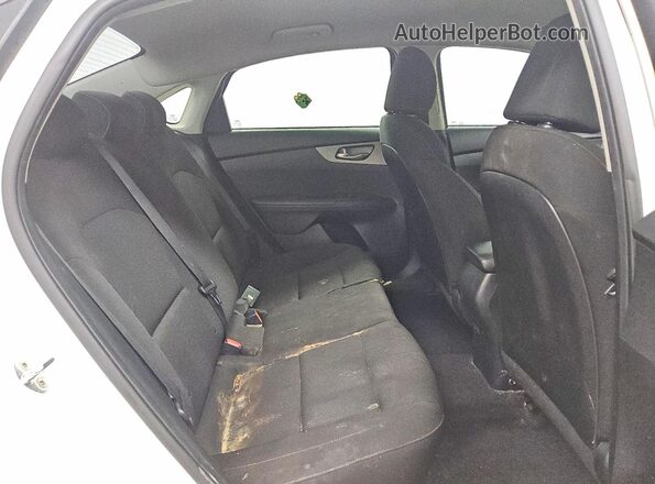 3KPF24AD0ME401137 2021 KIA FORTE White უკანა სავარძლების ხედი