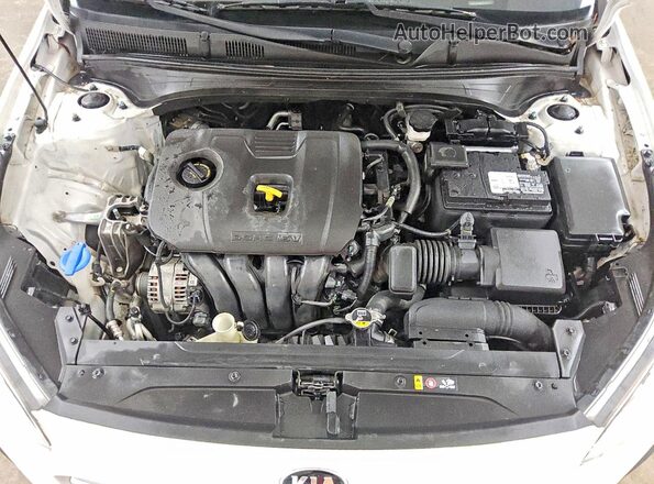 3KPF24AD0ME401137 2021 KIA FORTE White უკანა სალონის ხედი