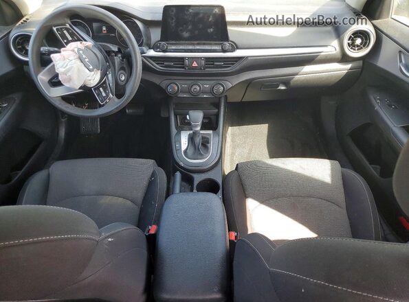 3KPF24AD0NE454793 2022 KIA FORTE Серебряный Вид панели приборов