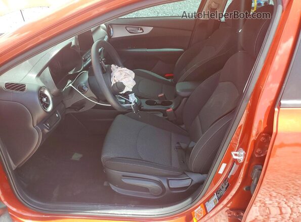 3KPF24AD0NE457807 2022 KIA FORTE Orange წინა სალონის ხედი