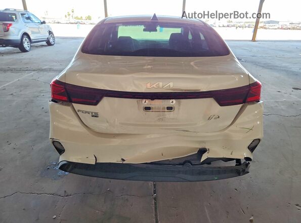 3KPF24AD0NE474817 2022 KIA FORTE White Vista trasera