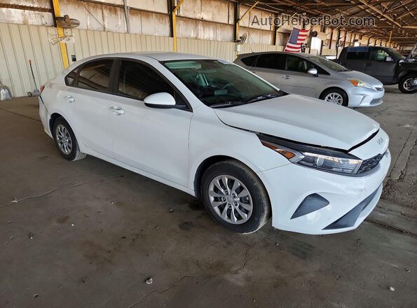 3KPF24AD0NE474817 2022 KIA FORTE White Delantero derecho