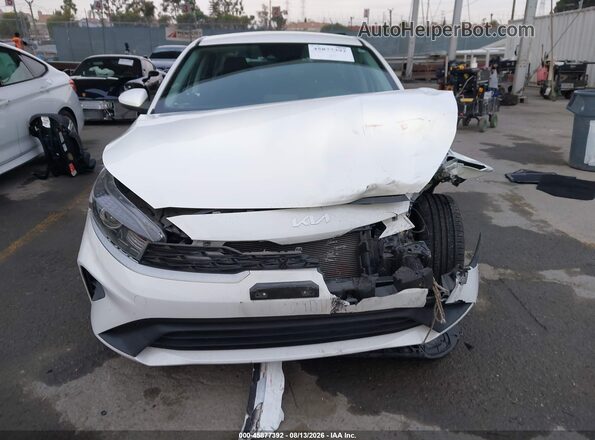 3KPF24AD0NE501949 2022 KIA FORTE Белый Вид спереди
