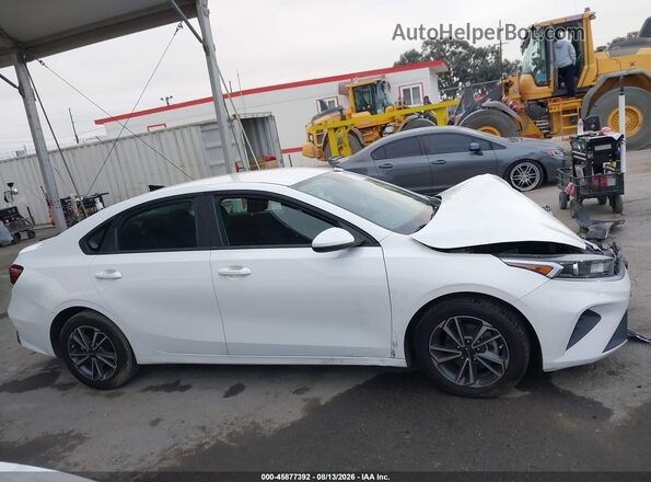 3KPF24AD0NE501949 2022 KIA FORTE Белый Вид задней части салона