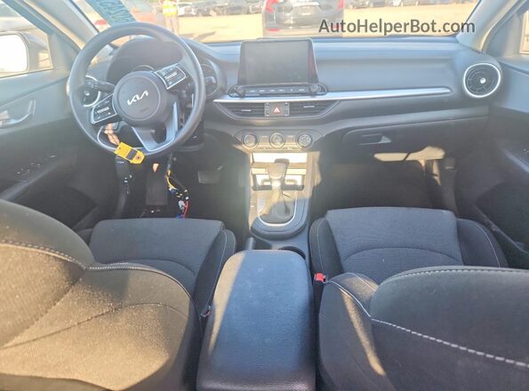 3KPF24AD0RE738849 2024 KIA FORTE Gray Dashboard view