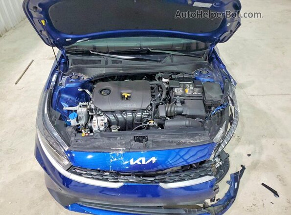 3KPF24AD0RE768014 2024 KIA FORTE Blue Вид задньої частини салону