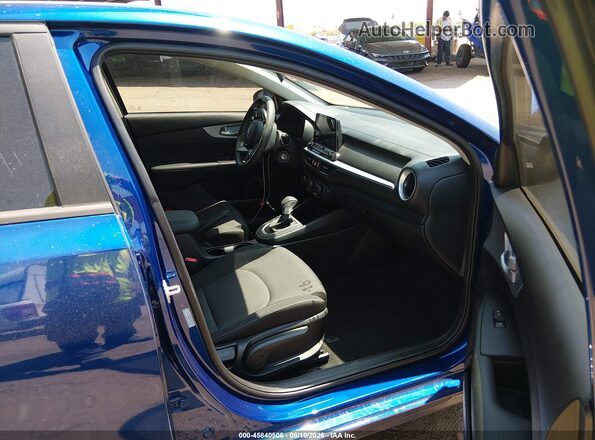 3KPF24AD0RE797111 2024 KIA FORTE Blue წინა სალონის ხედი