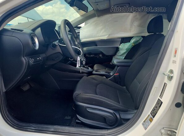 3KPF24AD1KE098768 2019 KIA FORTE White Vista interior delantera