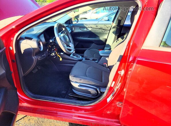 3KPF24AD1KE133695 2019 KIA FORTE Красный Вид салона спереди