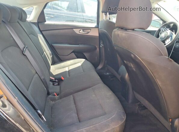 3KPF24AD1LE213807 2020 KIA FORTE Black Rear seats view