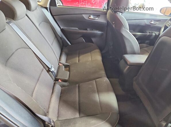 3KPF24AD1LE255474 2020 KIA FORTE Black Widok tylnych siedzeń