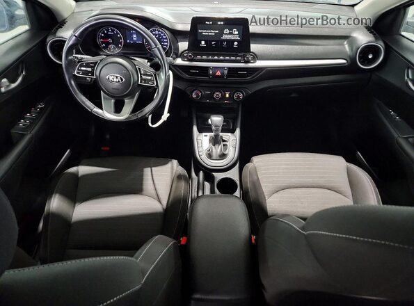 3KPF24AD1ME266055 2021 KIA FORTE Черный Вид панели приборов