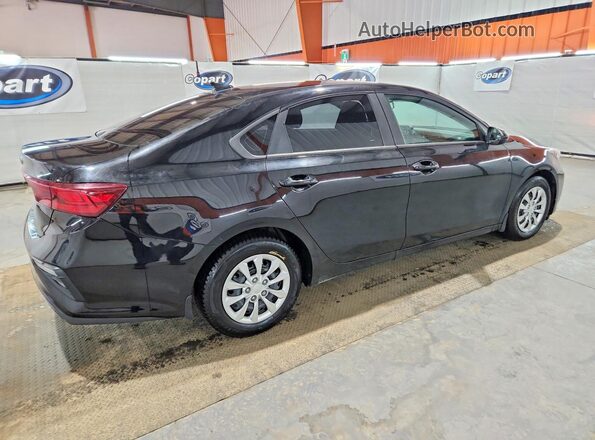 3KPF24AD1ME266055 2021 KIA FORTE Черный Задняя правая четверть