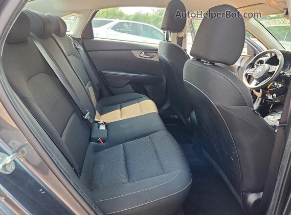 3KPF24AD1ME333544 2021 KIA FORTE Gray Widok tylnych siedzeń