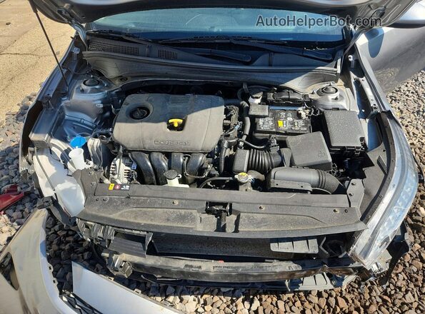 3KPF24AD1NE436500 2022 KIA FORTE Серебряный Вид задней части салона
