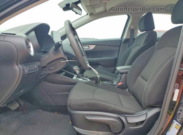 3KPF24AD1NE483171 2022 KIA FORTE Black Вид салону спереду