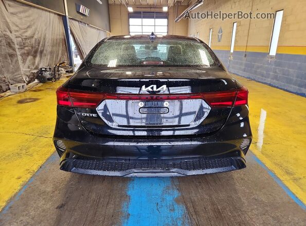 3KPF24AD1PE540536 2023 KIA FORTE Black Вид ззаду