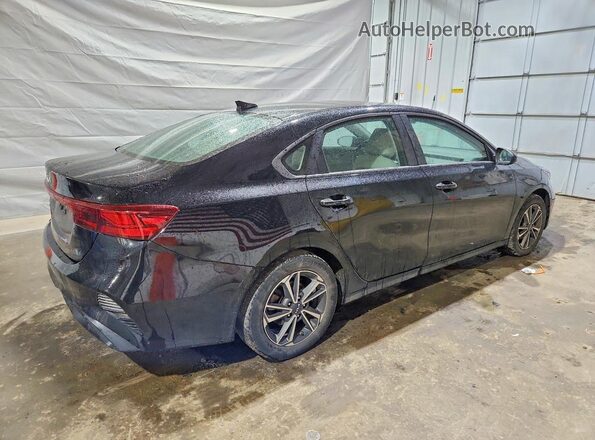3KPF24AD1PE554792 2023 KIA FORTE Черный Задняя правая четверть