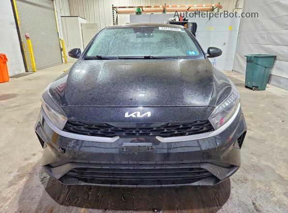 3KPF24AD1PE554792 2023 KIA FORTE Черный Вид спереди