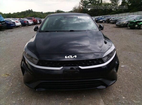 3KPF24AD1PE555568 2023 KIA FORTE Black Widok z przodu