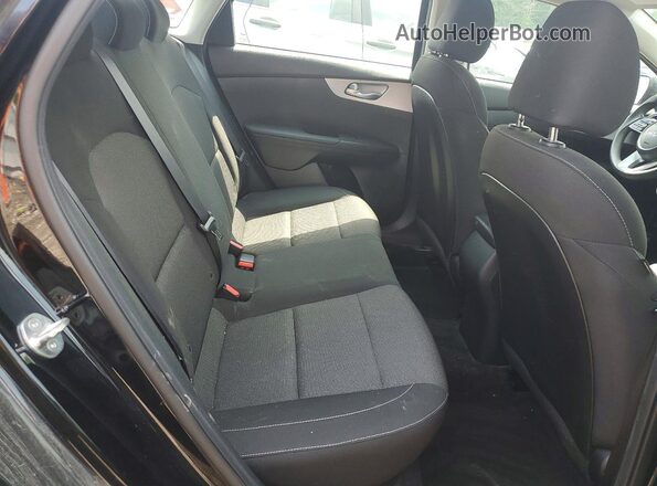 3KPF24AD1PE555568 2023 KIA FORTE Black Widok tylnych siedzeń