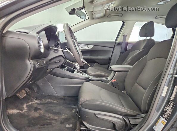 3KPF24AD1PE616157 2023 KIA FORTE Gray Вид салону спереду