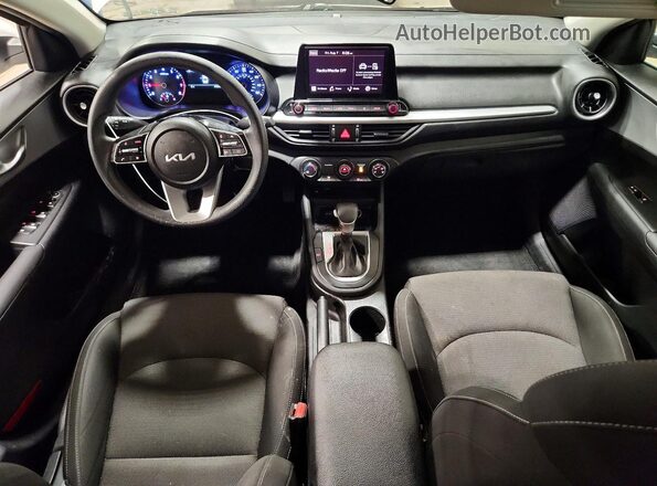 3KPF24AD1PE630138 2023 KIA FORTE White Առջևի վահանակի տեսք