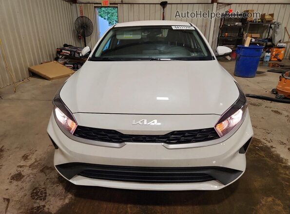 3KPF24AD1PE630138 2023 KIA FORTE White Դիմացի տեսք