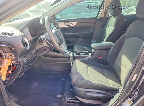 3KPF24AD1PE681963 2023 KIA FORTE Gray Вид салону спереду