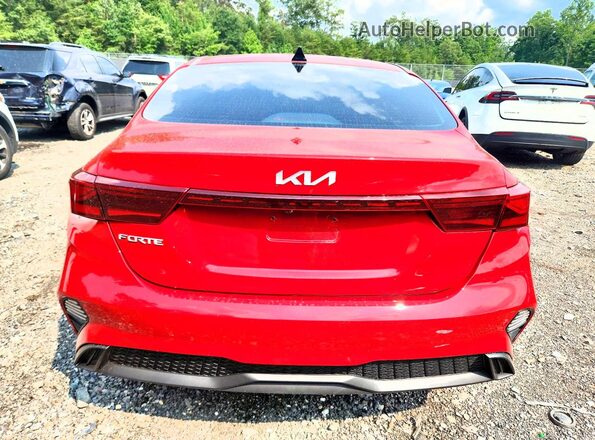 3KPF24AD1RE697986 2024 KIA FORTE Red Հետևի տեսք