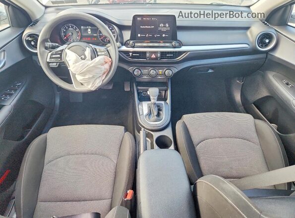 3KPF24AD1RE795836 2024 KIA FORTE White Առջևի վահանակի տեսք