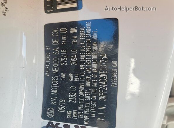 3KPF24AD2KE137254 2019 KIA FORTE White Вид підкапотного простору