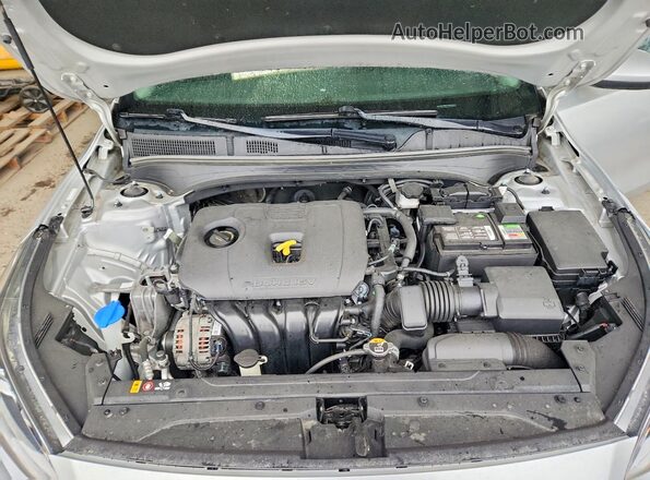 3KPF24AD2LE201391 2020 KIA FORTE Silver Widok wnętrza z tyłu