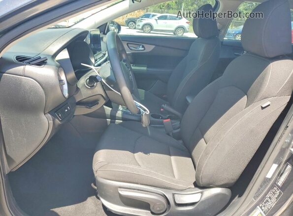 3KPF24AD2LE229465 2020 KIA FORTE Charcoal Widok wnętrza z przodu