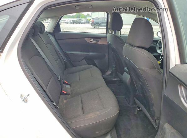 3KPF24AD2LE232317 2020 KIA FORTE White Հետևի նստատեղերի տեսք