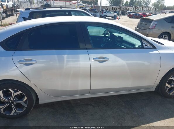 3KPF24AD2LE248162 2020 KIA FORTE Gray Widok wnętrza z tyłu