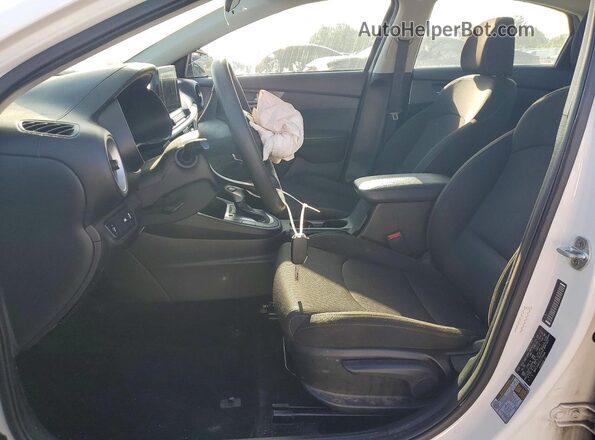 3KPF24AD2LE253636 2020 KIA FORTE White Widok wnętrza z przodu